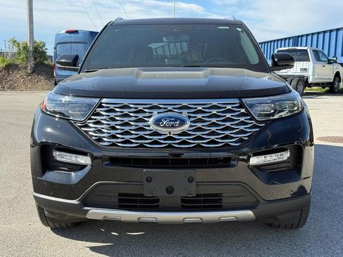Used 2023 Ford Explorer Platinum w/ Technology Package AWD/4WD image 11