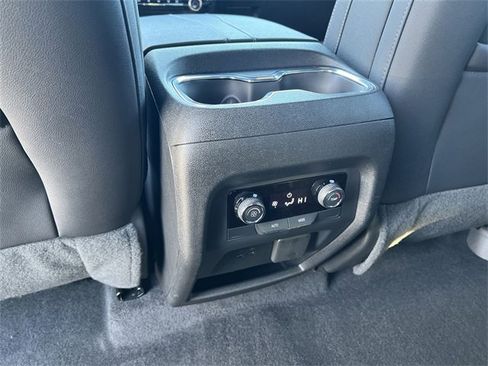 Certified 2024 Chevrolet Traverse LT w/ Trailering Package image 20