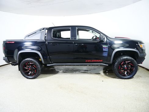 Used 2018 Chevrolet Colorado ZR2 w/ ZR2 Midnight Special Edition AWD/4WD image 8