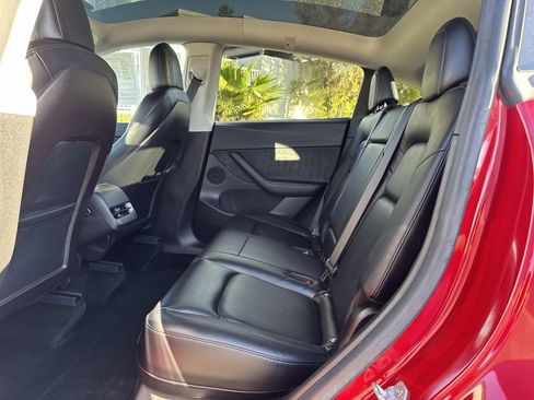 Used 2021 Tesla Model Y Long Range image 22