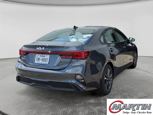 Used 2024 Kia Forte LXS FWD image 5