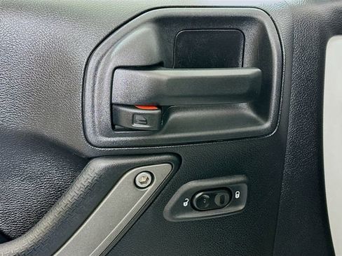 Used 2016 Jeep Wrangler Unlimited Sport image 16