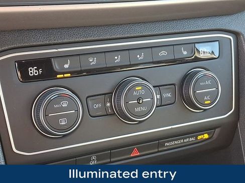 Used 2020 Volkswagen Atlas Cross Sport SE image 18