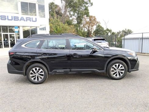 Used 2020 Subaru Outback 2.5i image 2