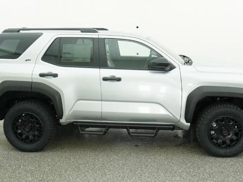 New 2026 Toyota 4Runner SR5 AWD/4WD image 11