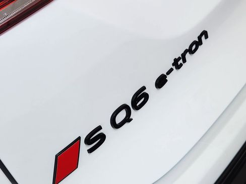 New 2027 Audi SQ6 e-tron Premium Plus AWD/4WD image 16