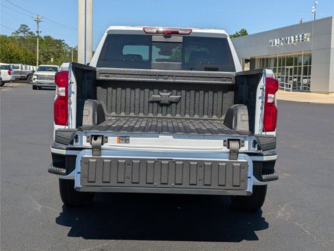 New 2026 Chevrolet Silverado 1500 High Country AWD/4WD image 5