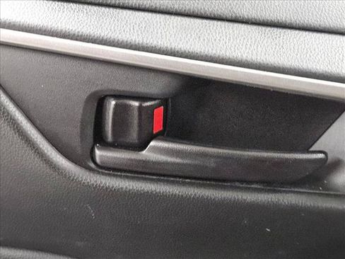 Used 2021 Toyota RAV4 LE FWD image 7