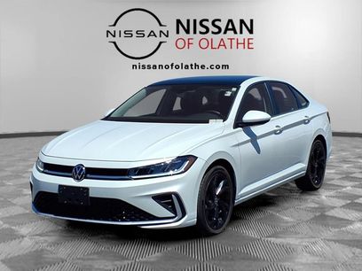 Used 2025 Volkswagen Jetta SE w/ Sunroof Package