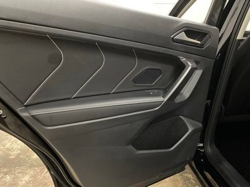 Used 2023 Volkswagen Tiguan SE w/ Panoramic Sunroof Package FWD image 75