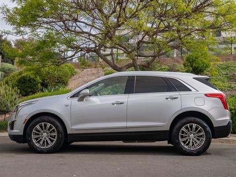 Used 2017 Cadillac XT5 Luxury w/ Driver Awareness Package image 10