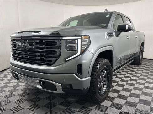 Used 2023 GMC Sierra 1500 Denali Ultimate AWD/4WD image 3