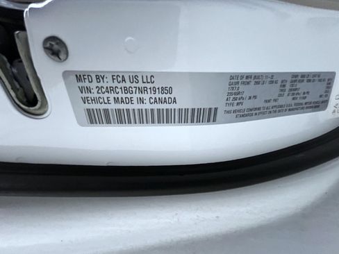 Used 2022 Chrysler Pacifica Touring-L FWD image 24