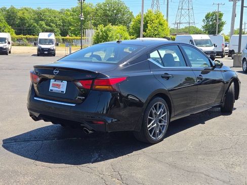 Used 2023 Nissan Altima 2.0 SR FWD image 12