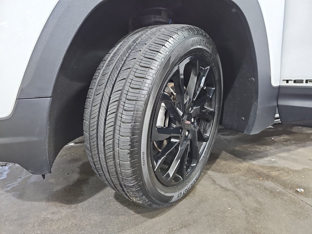 Certified 2024 GMC Terrain SLT w/ Elevation Edition AWD/4WD image 38