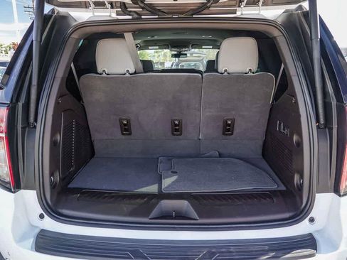 Used 2022 Chevrolet Tahoe LT w/ Luxury Package image 25