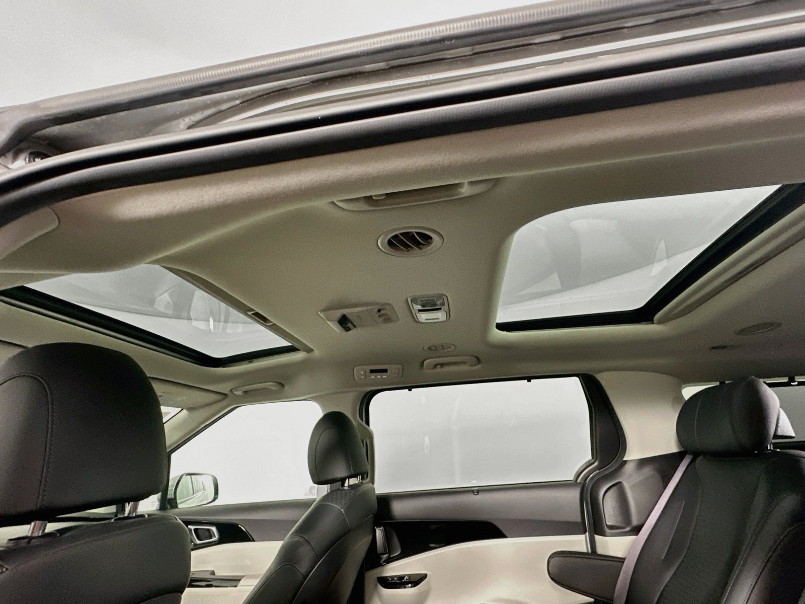 Used 2022 Kia Carnival SX FWD image 22