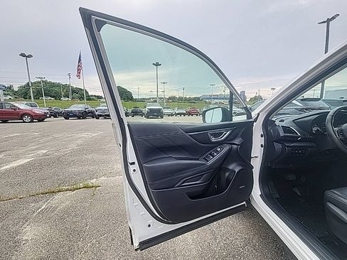 Used 2024 Subaru Forester Touring AWD/4WD image 11