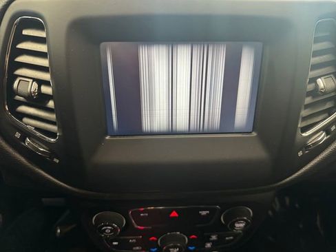 Used 2019 Jeep Compass Latitude AWD/4WD image 15