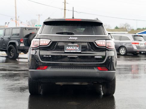Used 2022 Jeep Compass Latitude AWD/4WD image 11