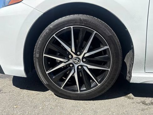 Used 2023 Toyota Camry SE FWD image 6
