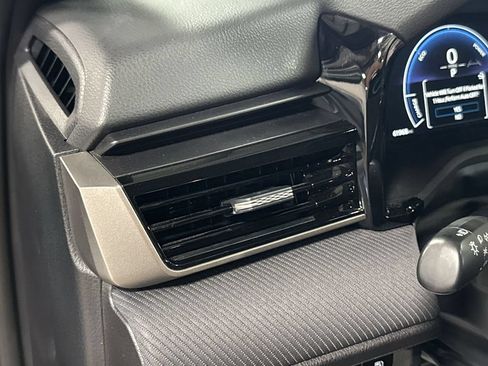 Used 2025 Toyota Camry SE FWD image 15
