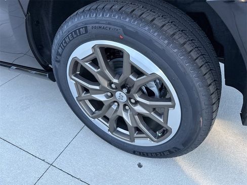 Used 2025 Ford Expedition Max King Ranch image 21