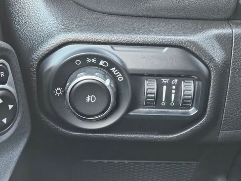 Used 2022 Jeep Wrangler Unlimited Sahara w/ Dual Top Group image 19