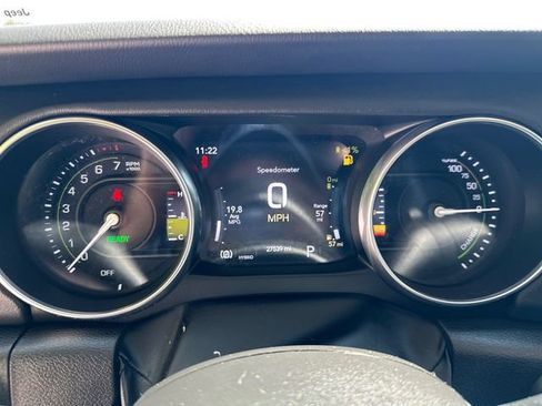 Used 2023 Jeep Wrangler Unlimited Sahara w/ Cold Weather Group AWD/4WD image 25