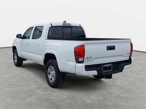 Used 2022 Toyota Tacoma SR image 7
