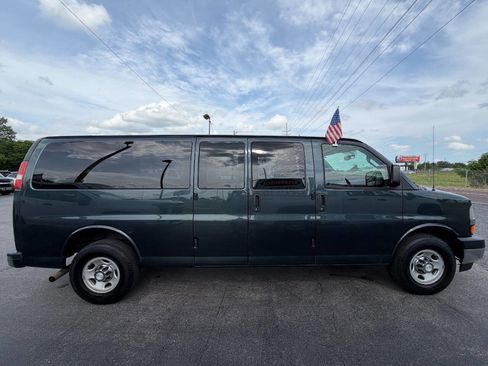 Used 2017 Chevrolet Express 3500 LT w/ LT Preferred Equipment Group RWD image 5