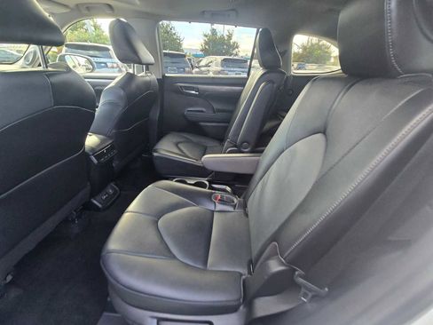 Used 2023 Toyota Highlander Limited image 20
