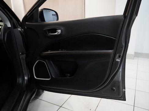 Used 2018 Jeep Compass Limited w/ Navigation Group image 28