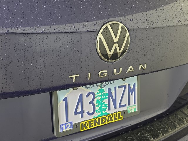 Used 2023 Volkswagen Tiguan SEL R-Line AWD/4WD image 11