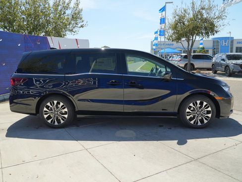 New 2026 Honda Odyssey Elite image 4