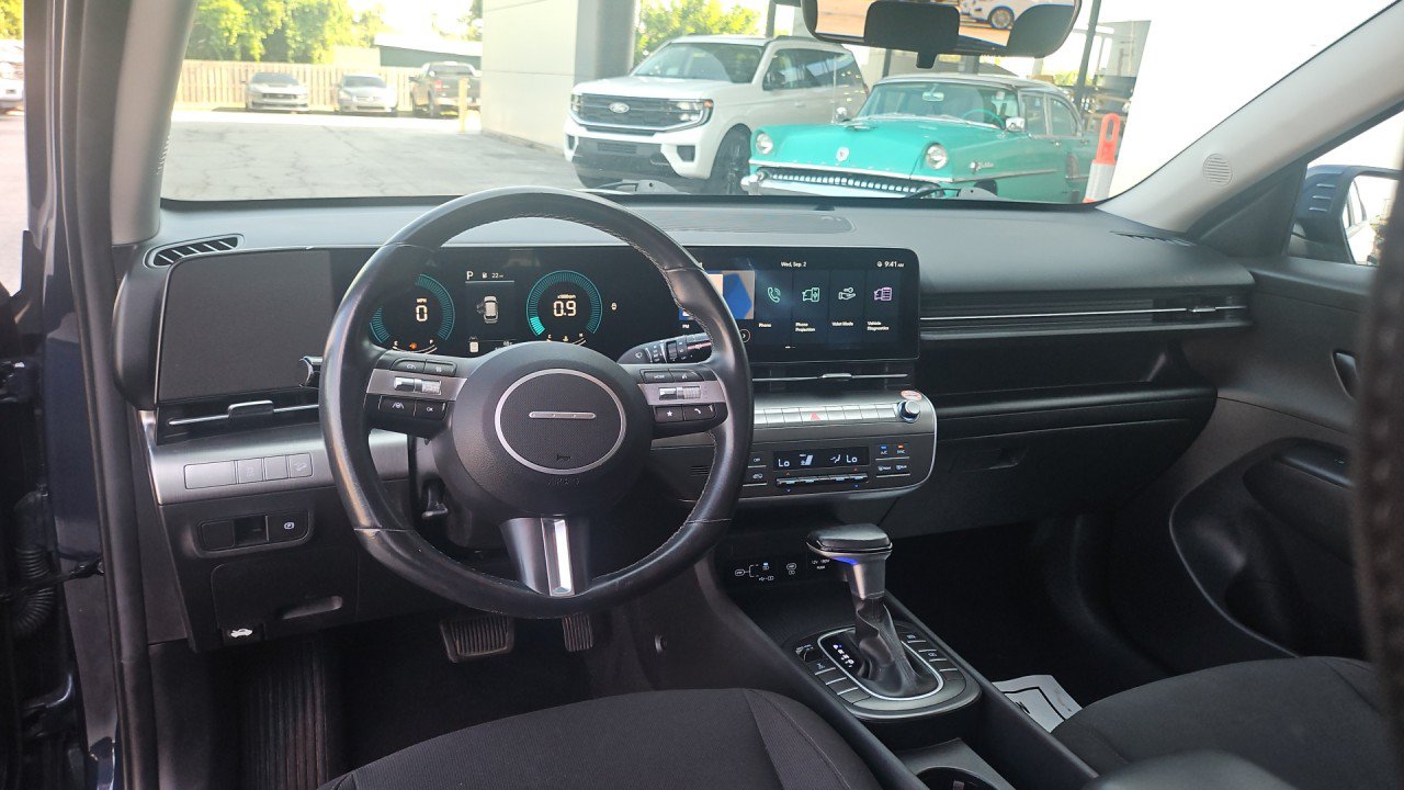 Used 2025 Hyundai Kona SEL AWD/4WD image 15