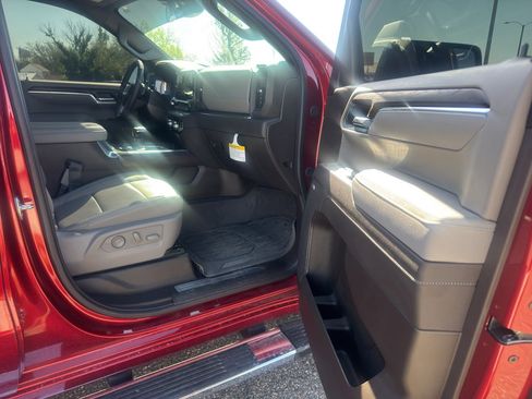 Used 2025 GMC Sierra 1500 SLT w/ SLT Premium Package AWD/4WD image 17