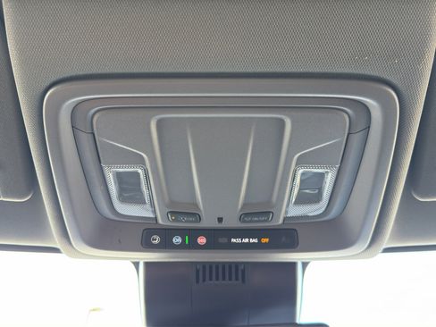 Used 2026 GMC Sierra 1500 SLT AWD/4WD image 16