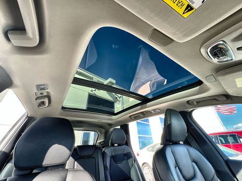 Used 2022 Volvo XC90 T6 Momentum w/ Climate Package image 24