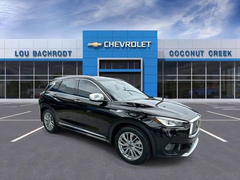 Used 2023 INFINITI QX50 Luxe w/ Accent Package FWD image 2