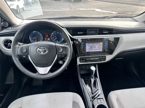 Used 2017 Toyota Corolla LE image 7