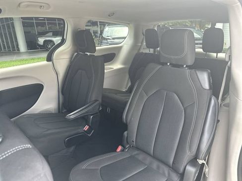 Used 2023 Chrysler Voyager LX FWD image 27