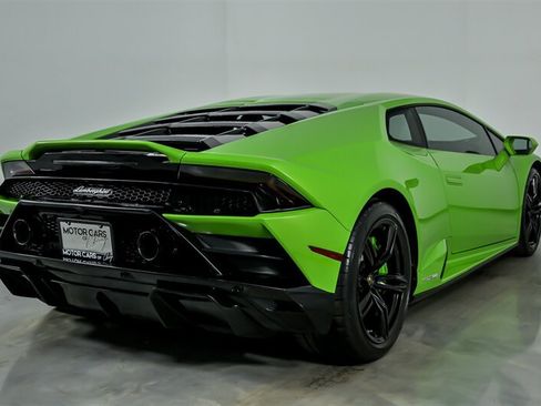 Used 2022 Lamborghini Huracan EVO RWD image 12
