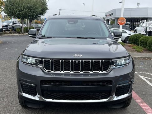 Used 2023 Jeep Grand Cherokee L Limited w/ Luxury Tech Group II image 13