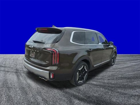 Used 2023 Kia Telluride EX w/ EX Captain's Chair Package AWD/4WD image 4
