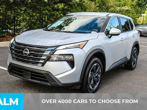 Used 2025 Nissan Rogue SV FWD image 2