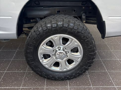 Used 2018 RAM 2500 Tradesman w/ Chrome Appearance Group AWD/4WD image 8