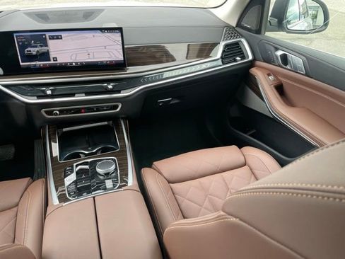 Used 2026 BMW X7 xDrive40i w/ Premium Package AWD/4WD image 11