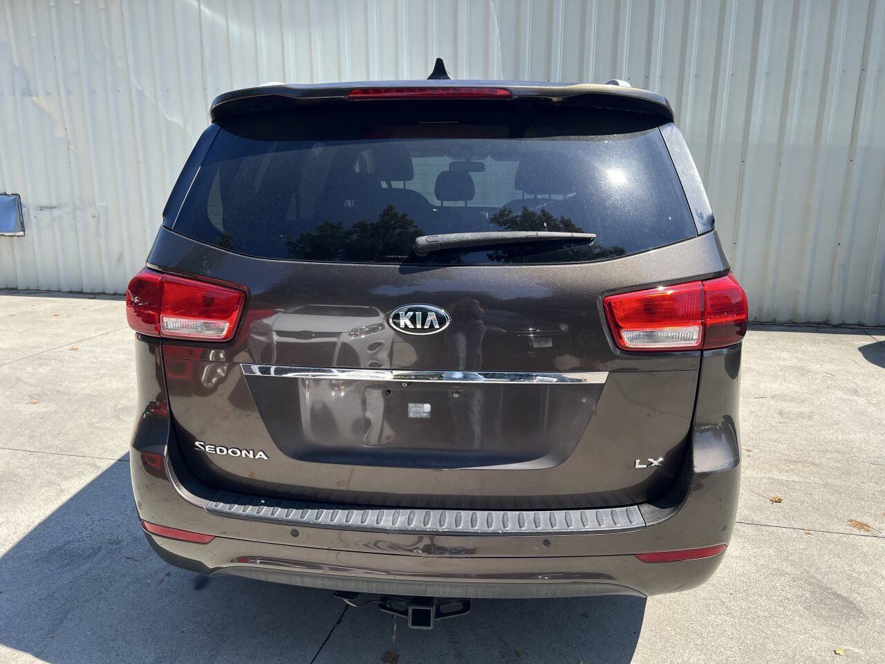 Used 2016 Kia Sedona LX w/ LX Convenience Package FWD image 4