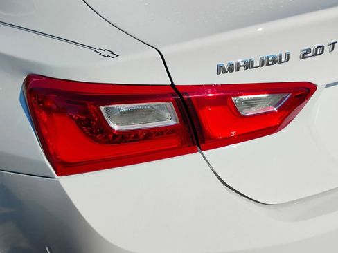 Used 2018 Chevrolet Malibu Premier w/ Premier Sun and Wheel Package image 14